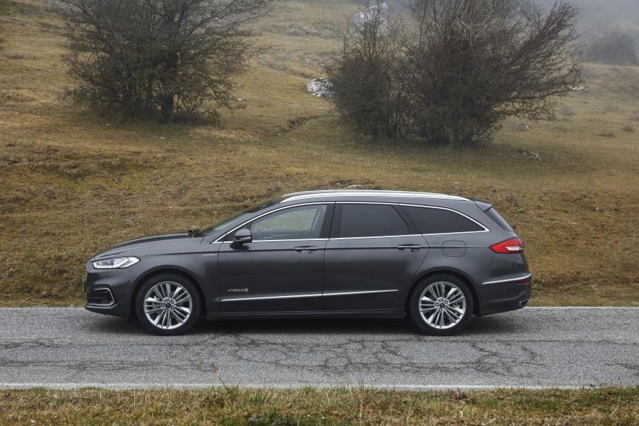  Ford Vignale Mondeo Hybrid Turnier 2019 года  (WW) (фото 14 из 15)